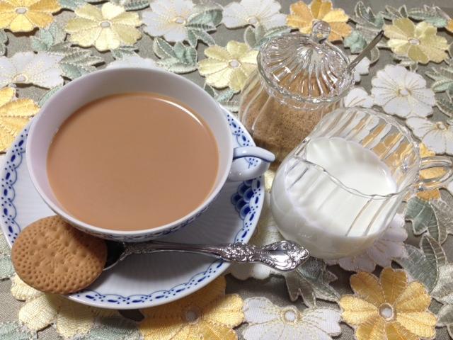 おいしいミルクティーの作り方 茶葉 砂糖 牛乳の配分レシピ Latte
