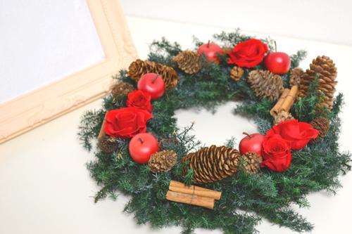 プリザーブドフラワーで簡単 手作りクリスマスリースの作り方 Latte