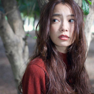 マフラー ハイネックに似合う モテる女の まとめ髪アレンジ ５選 Latte