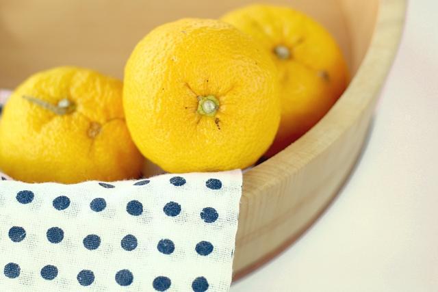 柚子のお風呂で健康キープ 冬至 ゆず湯 の由来 効果効能 正しい入り方 注意点 Latte