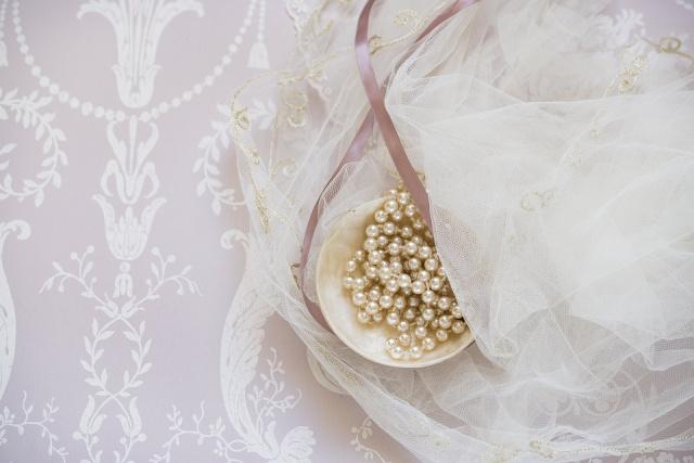 結婚式 人前式の演出 リングリレー のやり方解説 リボンに通した指輪をゲストが運ぶ Latte