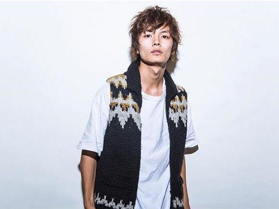 メンズ】秋冬コーデのポイントに「白Tシャツu0026カットソー」が使える