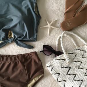 大人女子に ワンピース水着 人気到来 可愛い 体型カバーにおすすめな水着13選 Latte