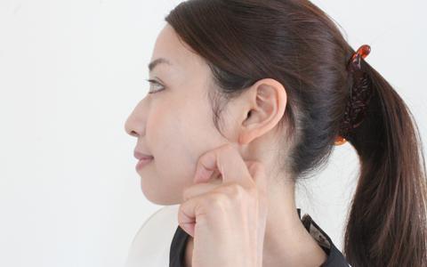 1日1分 顎のラインを綺麗にする方法 Latte