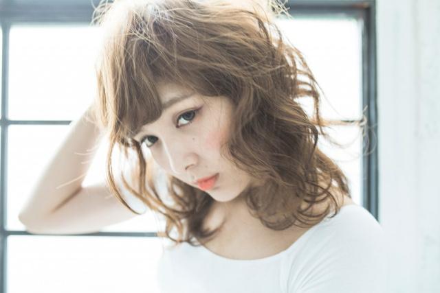 エアリーヘア をちょこっとヘアアレンジ 耳かけやワンカールでモテ力up Latte